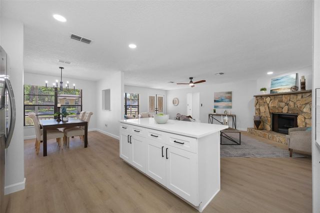 9880 W BAY STREET, Seminole, FL 33776