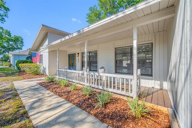 9880 W BAY STREET, Seminole, FL 33776