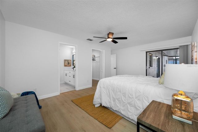 9880 W BAY STREET, Seminole, FL 33776