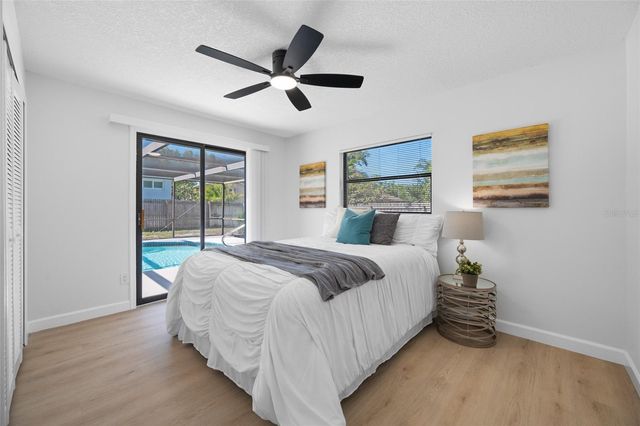 9880 W BAY STREET, Seminole, FL 33776