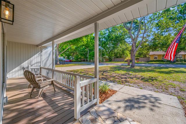 9880 W BAY STREET, Seminole, FL 33776