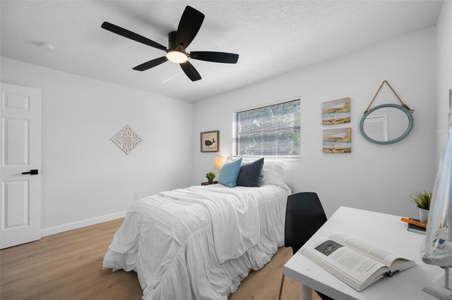 9880 W BAY STREET, Seminole, FL 33776