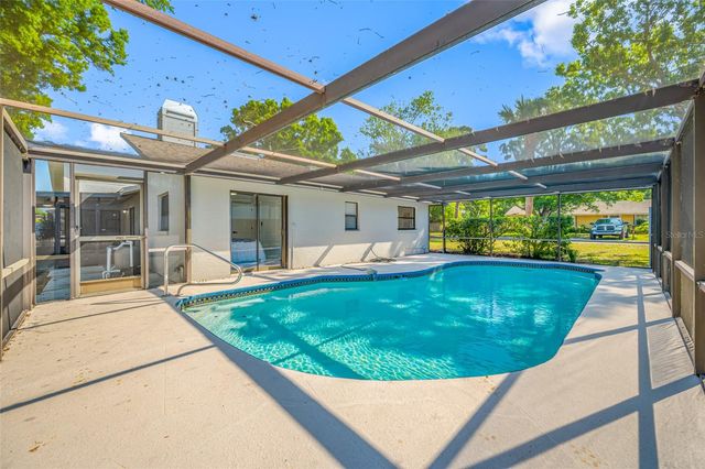 9880 W BAY STREET, Seminole, FL 33776