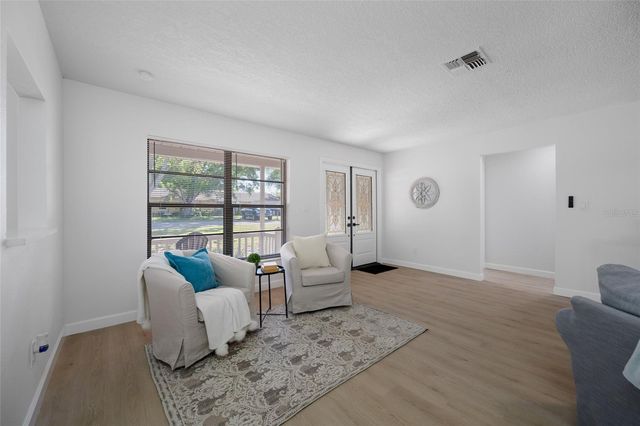 9880 W BAY STREET, Seminole, FL 33776