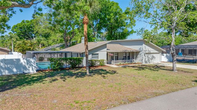 9880 W BAY STREET, Seminole, FL 33776