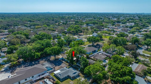 9880 W BAY STREET, Seminole, FL 33776