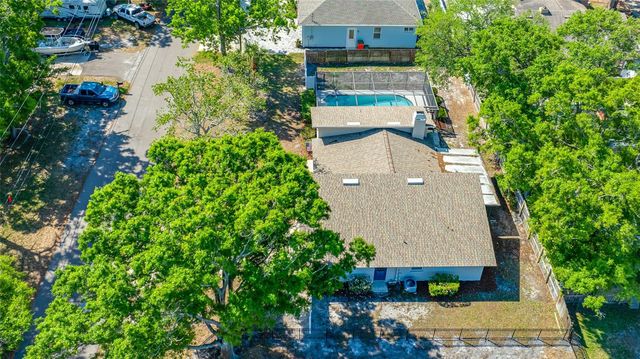 9880 W BAY STREET, Seminole, FL 33776