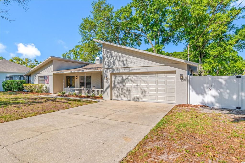 9880 W BAY STREET, Seminole, FL 33776