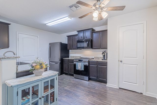 12323 COMMANDER DR, San Antonio, TX 78252