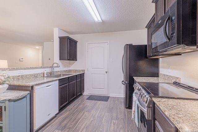 12323 COMMANDER DR, San Antonio, TX 78252