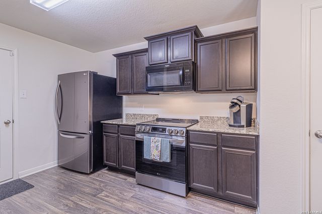 12323 COMMANDER DR, San Antonio, TX 78252