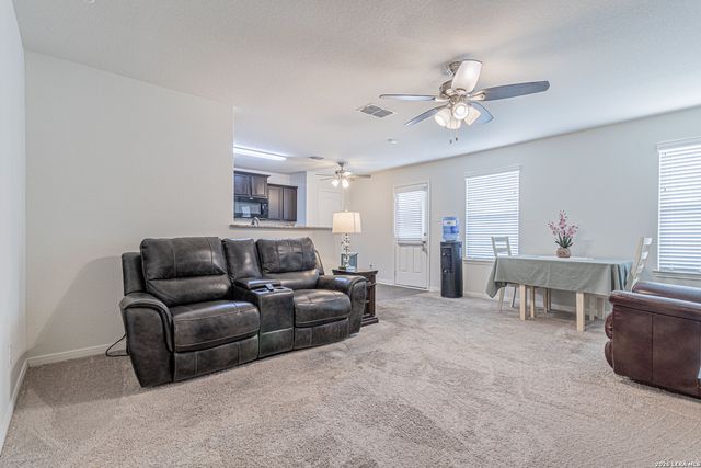 12323 COMMANDER DR, San Antonio, TX 78252