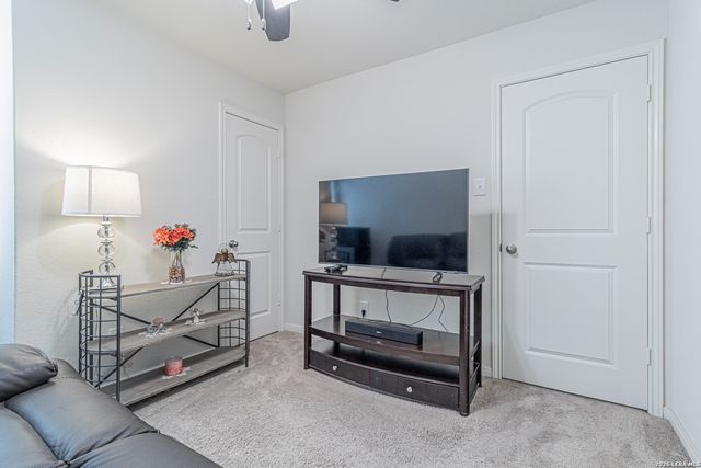 12323 COMMANDER DR, San Antonio, TX 78252