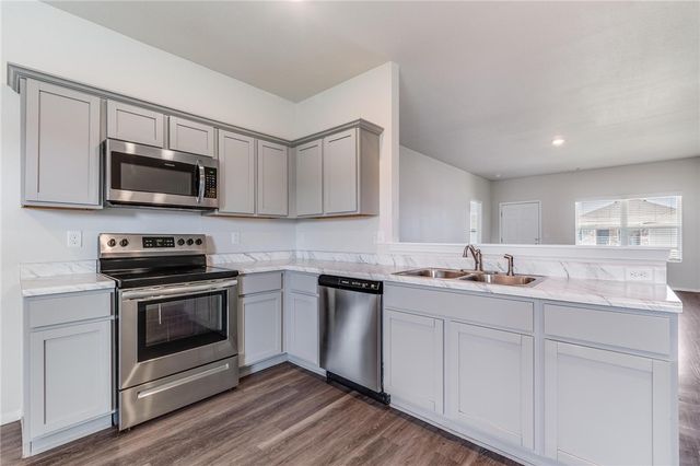 906 W Aiden Drive, Siloam Springs, AR 72761