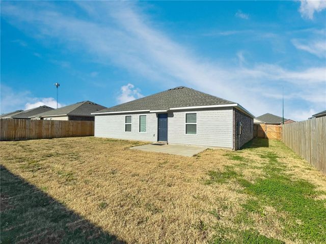 906 W Aiden Drive, Siloam Springs, AR 72761