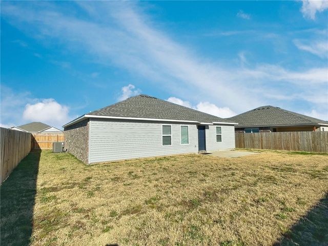 906 W Aiden Drive, Siloam Springs, AR 72761