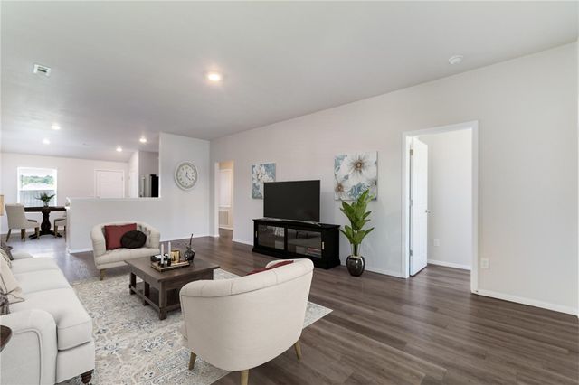 906 W Aiden Drive, Siloam Springs, AR 72761