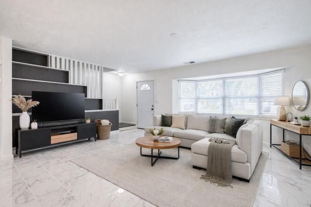 2619 64TH PLACE N, St Petersburg, FL 33702