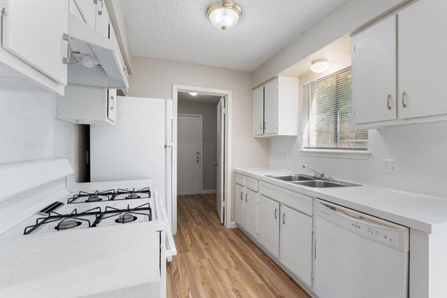 10503 Little Pebble DR B, Austin, TX 78758