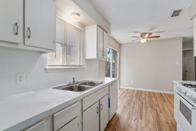 10503 Little Pebble DR B, Austin, TX 78758