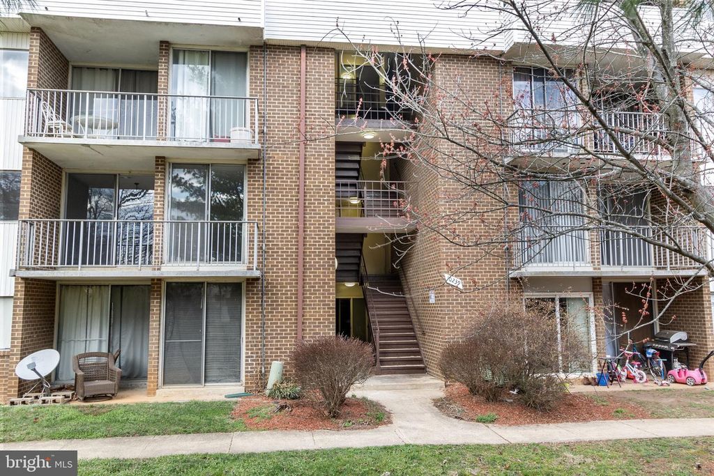Image 1 of property listing at 10239 PRINCE PL #26-102, Upper Marlboro, MD 20774