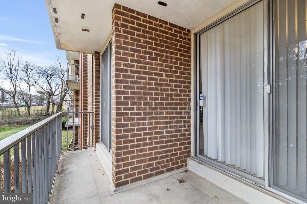 Image 12 of property listing at 10239 PRINCE PL #26-102, Upper Marlboro, MD 20774