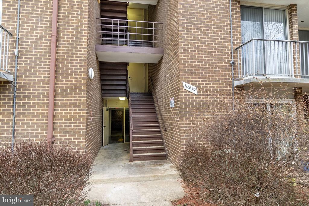Image 2 of property listing at 10239 PRINCE PL #26-102, Upper Marlboro, MD 20774
