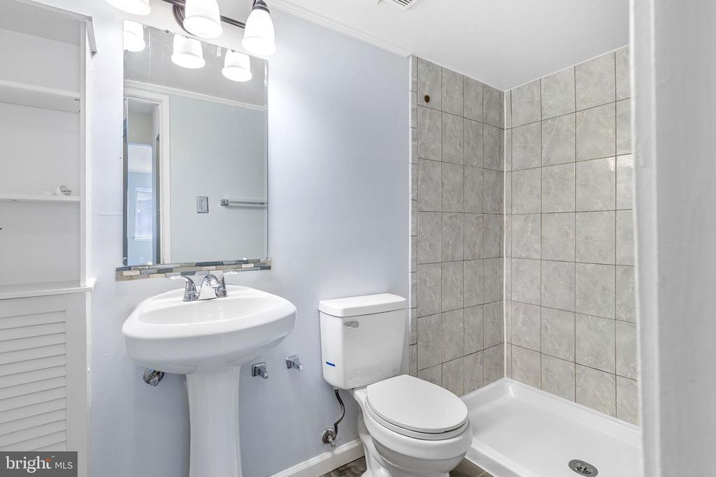 Image 32 of property listing at 10239 PRINCE PL #26-102, Upper Marlboro, MD 20774