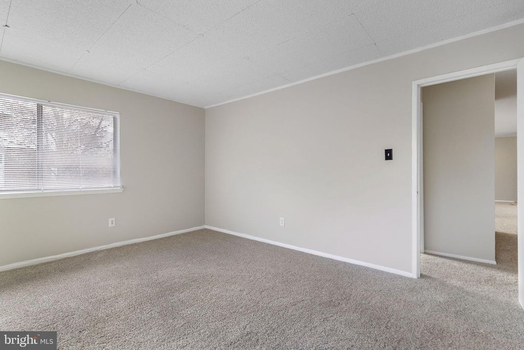 Image 33 of property listing at 10239 PRINCE PL #26-102, Upper Marlboro, MD 20774