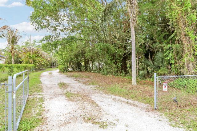 16296 81st Lane N, Loxahatchee, FL 33470