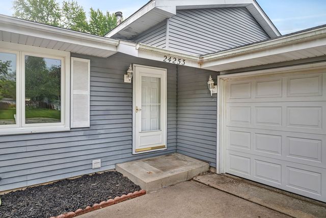 24253 S Edwin Drive, Channahon, IL 60410