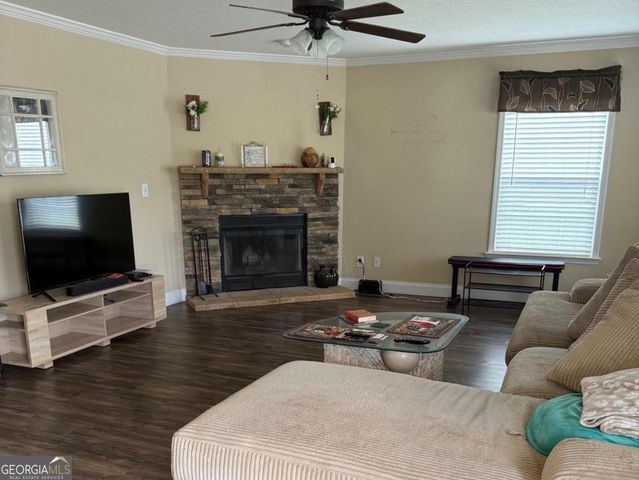 19 Redwood Circle, Newnan, GA 30263