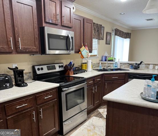 19 Redwood Circle, Newnan, GA 30263
