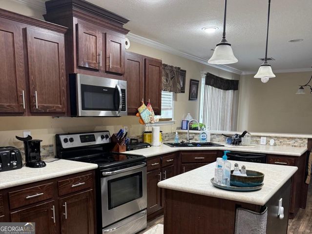 19 Redwood Circle, Newnan, GA 30263