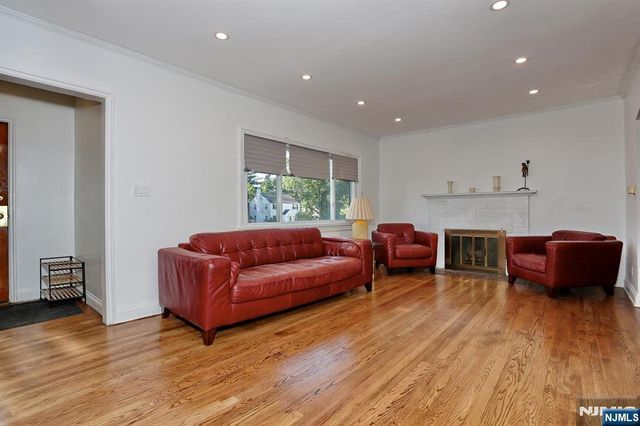 1116 Trafalgar Street, Teaneck, NJ 07666