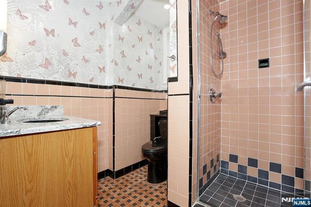1116 Trafalgar Street, Teaneck, NJ 07666
