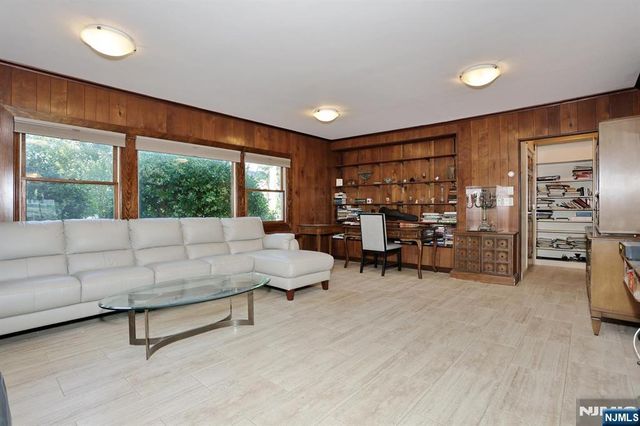 1116 Trafalgar Street, Teaneck, NJ 07666