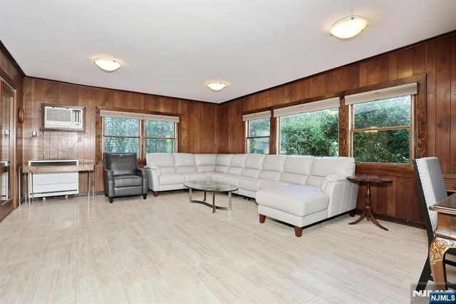 1116 Trafalgar Street, Teaneck, NJ 07666