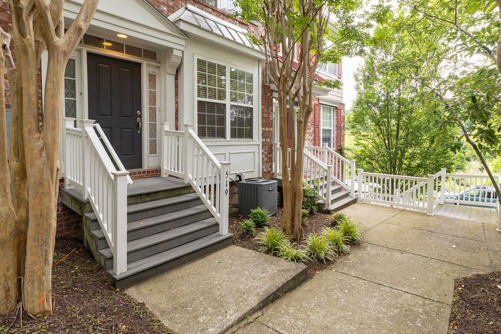 519 Saint Jules Ln, Nashville, TN 37211