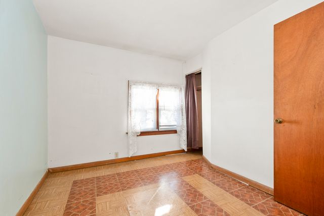 7000 W 74th Street W, Chicago, IL 60638