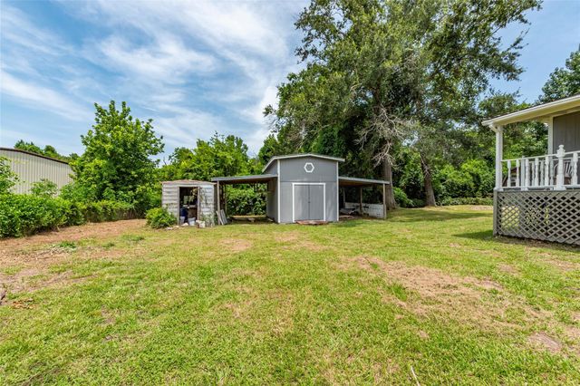 213 Red Haven Drive, Highlands, TX 77562