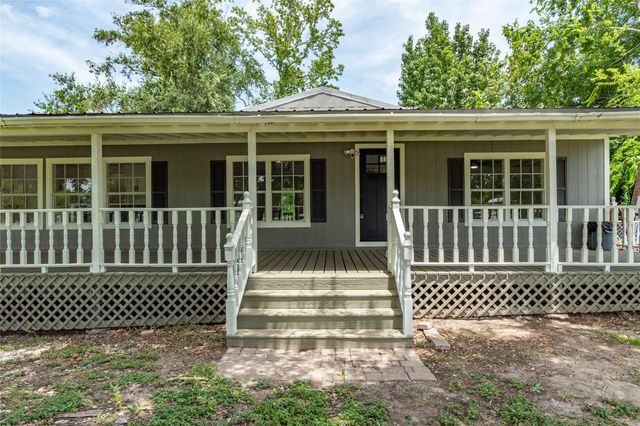 213 Red Haven Drive, Highlands, TX 77562