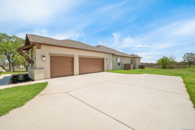 671 Legend Park, Castroville, TX 78009