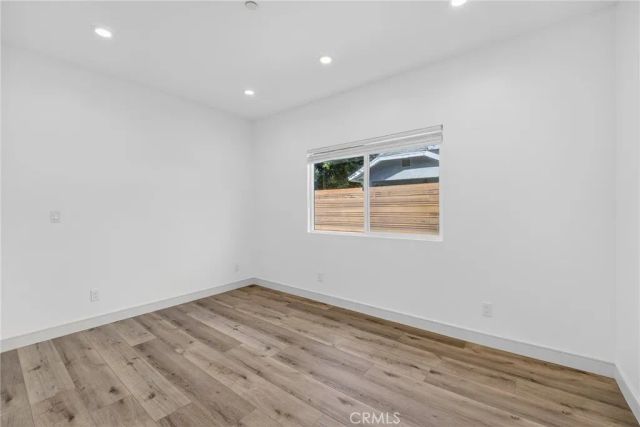 7334 Owensmouth Avenue, Canoga Park, CA 91303