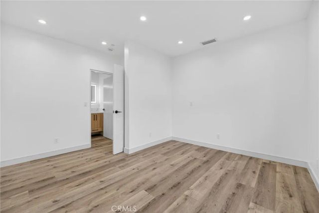 7334 Owensmouth Avenue, Canoga Park, CA 91303