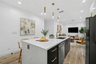 7334 Owensmouth Avenue, Canoga Park, CA 91303