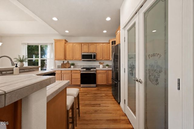 1834 NW Nickernut Place, Redmond, OR 97756