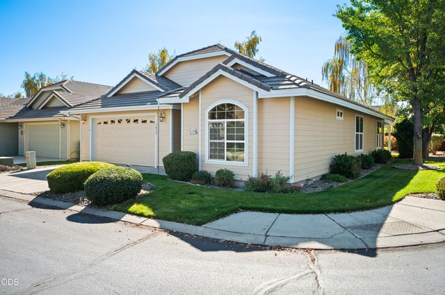 1834 NW Nickernut Place, Redmond, OR 97756