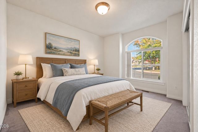 1834 NW Nickernut Place, Redmond, OR 97756