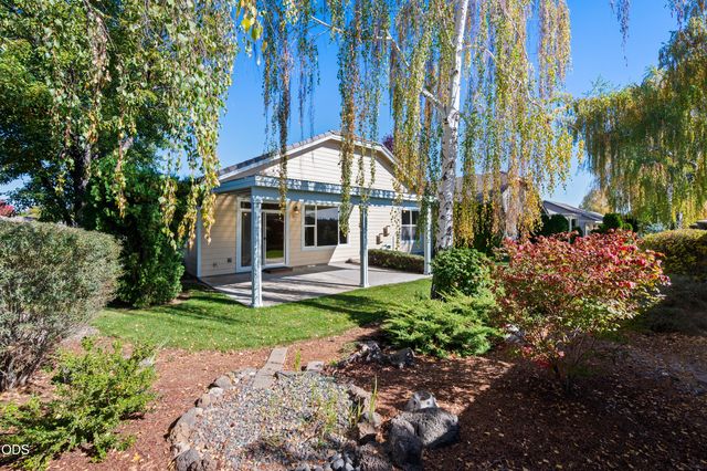 1834 NW Nickernut Place, Redmond, OR 97756